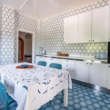 Guesthost Borgo Lucia - Magnolia Villa *