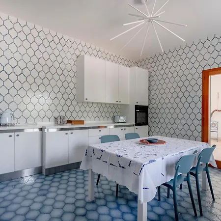 Guesthost Borgo Lucia - Magnolia Villa *