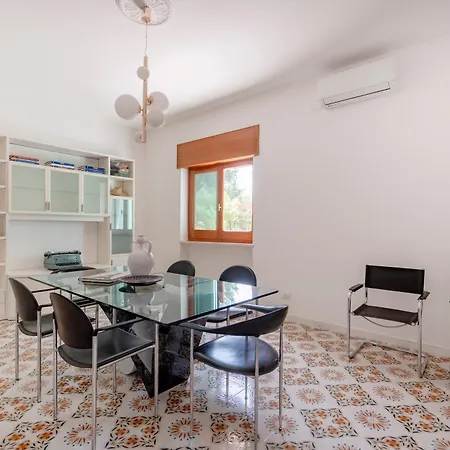 Guesthost Borgo Lucia - Magnolia Villa *